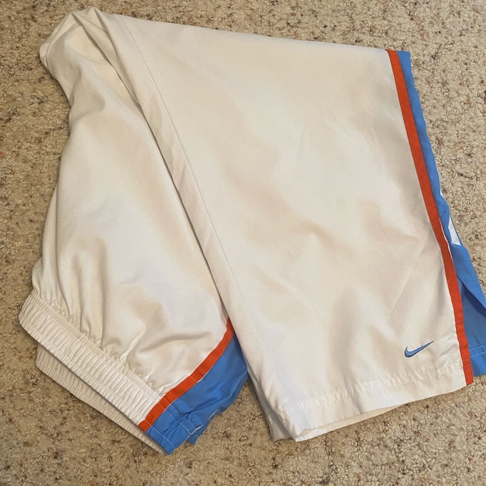 Nike Capris - Picture 2 of 5